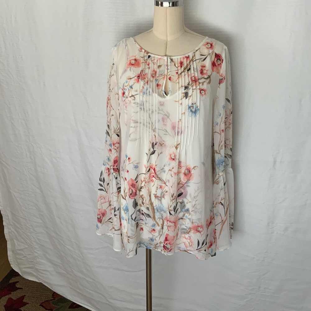 White House Black Market Floral Blouse Size 6